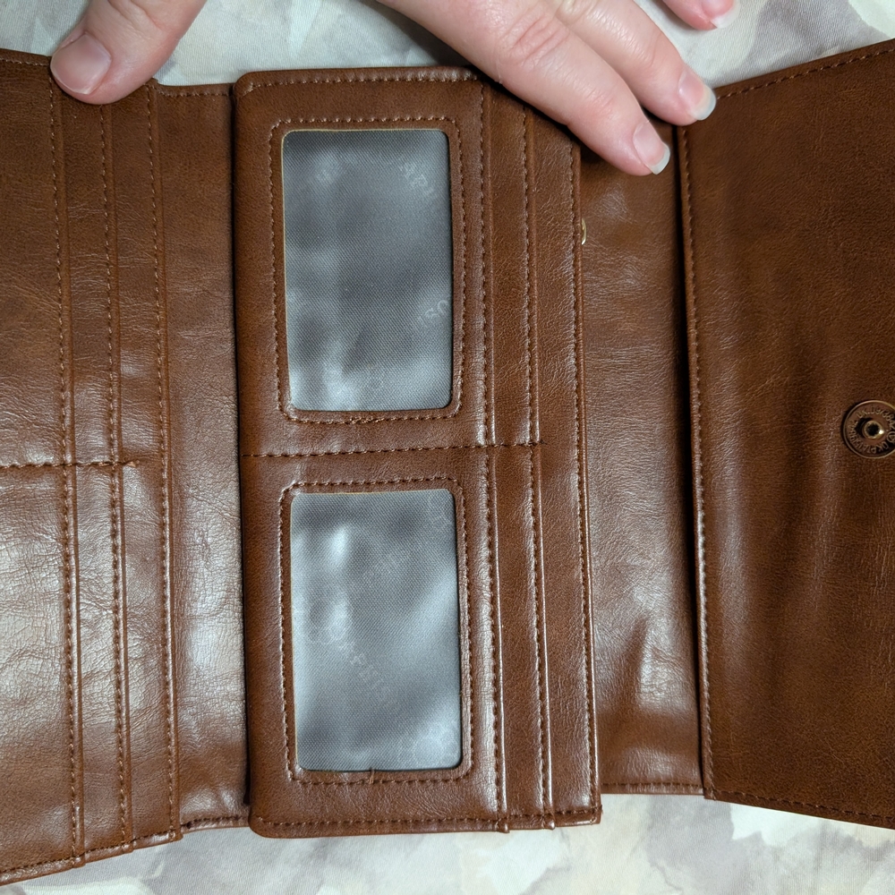 Aphison Brown 💜 Laser-Cut Trifold Wallet - Women's Faux Leather Organizer - Picture 4 of 6
